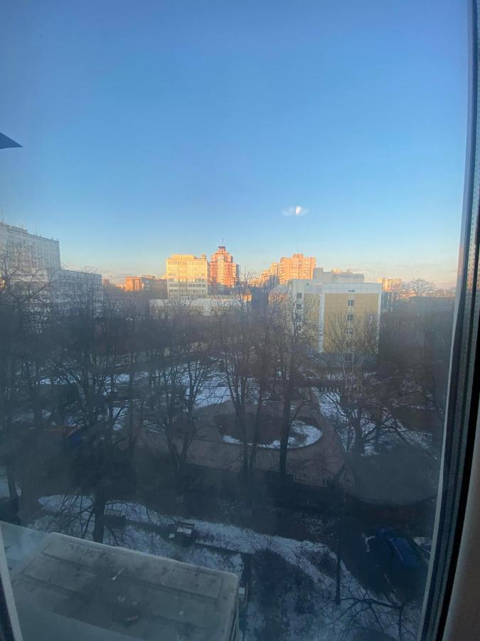 Next To Metro Station Pechersk